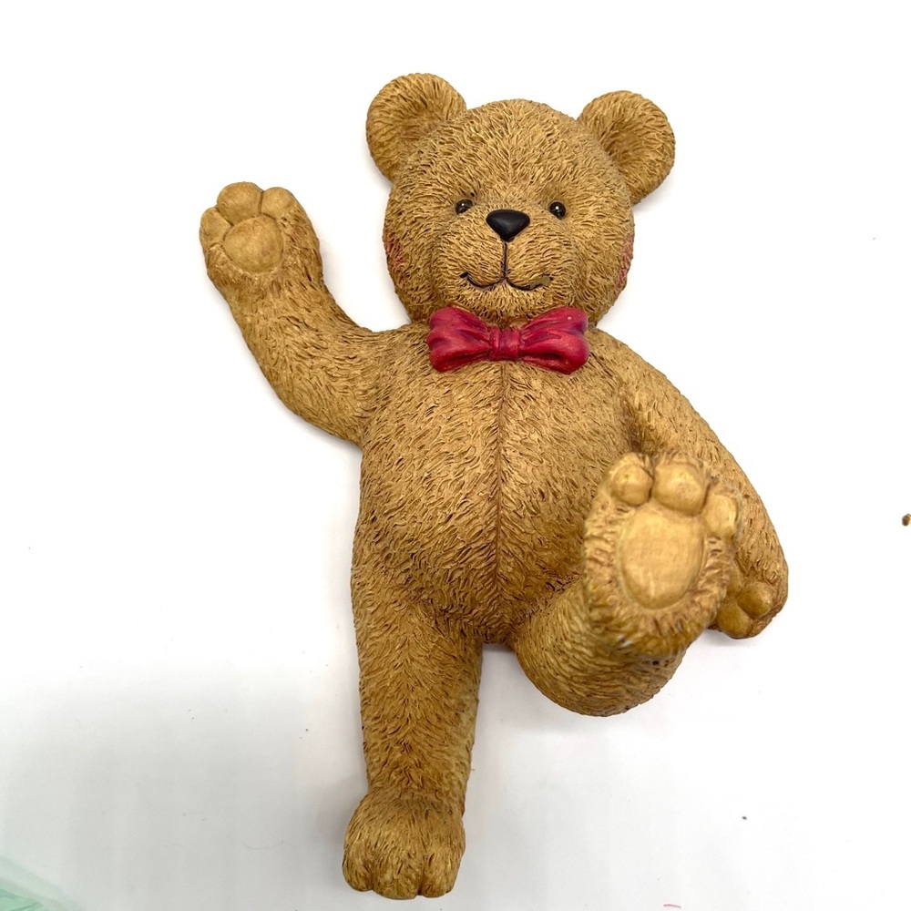 Vintage Resin HOME INTERIORS KIDS Wall Hook Teddy Bear Bow Tie 7.5 X 6